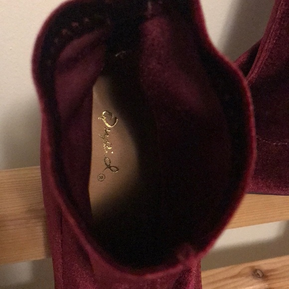 Velvet plum sock booties - Picture 3 of 3